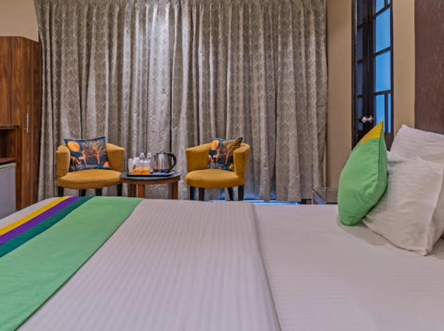 Hotel Imperial Park Sector 45 Ґурґаон Екстер'єр фото