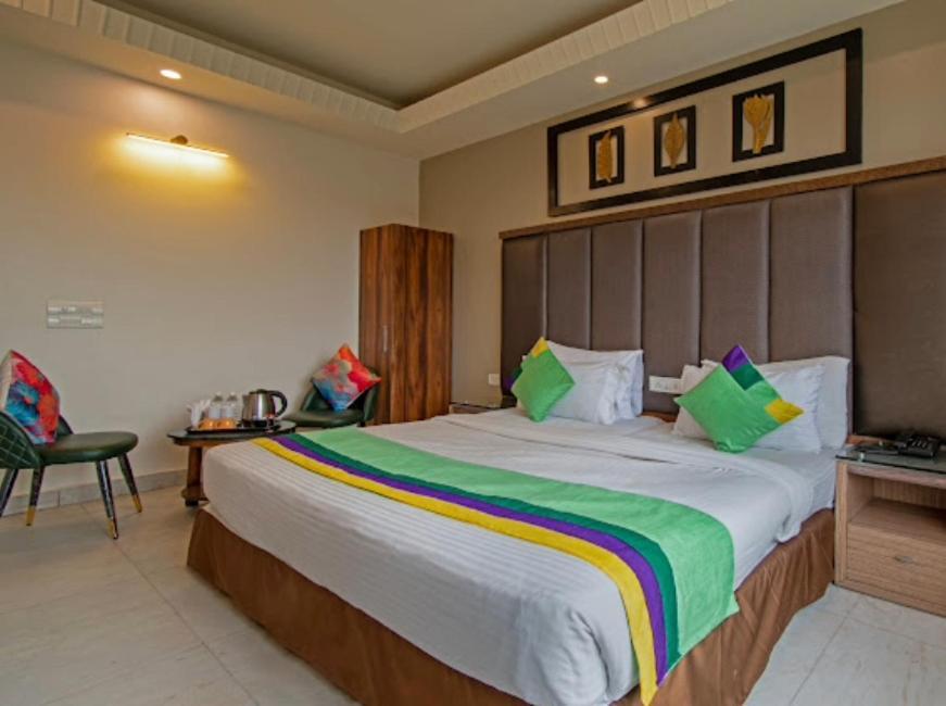 Hotel Imperial Park Sector 45 Ґурґаон Екстер'єр фото