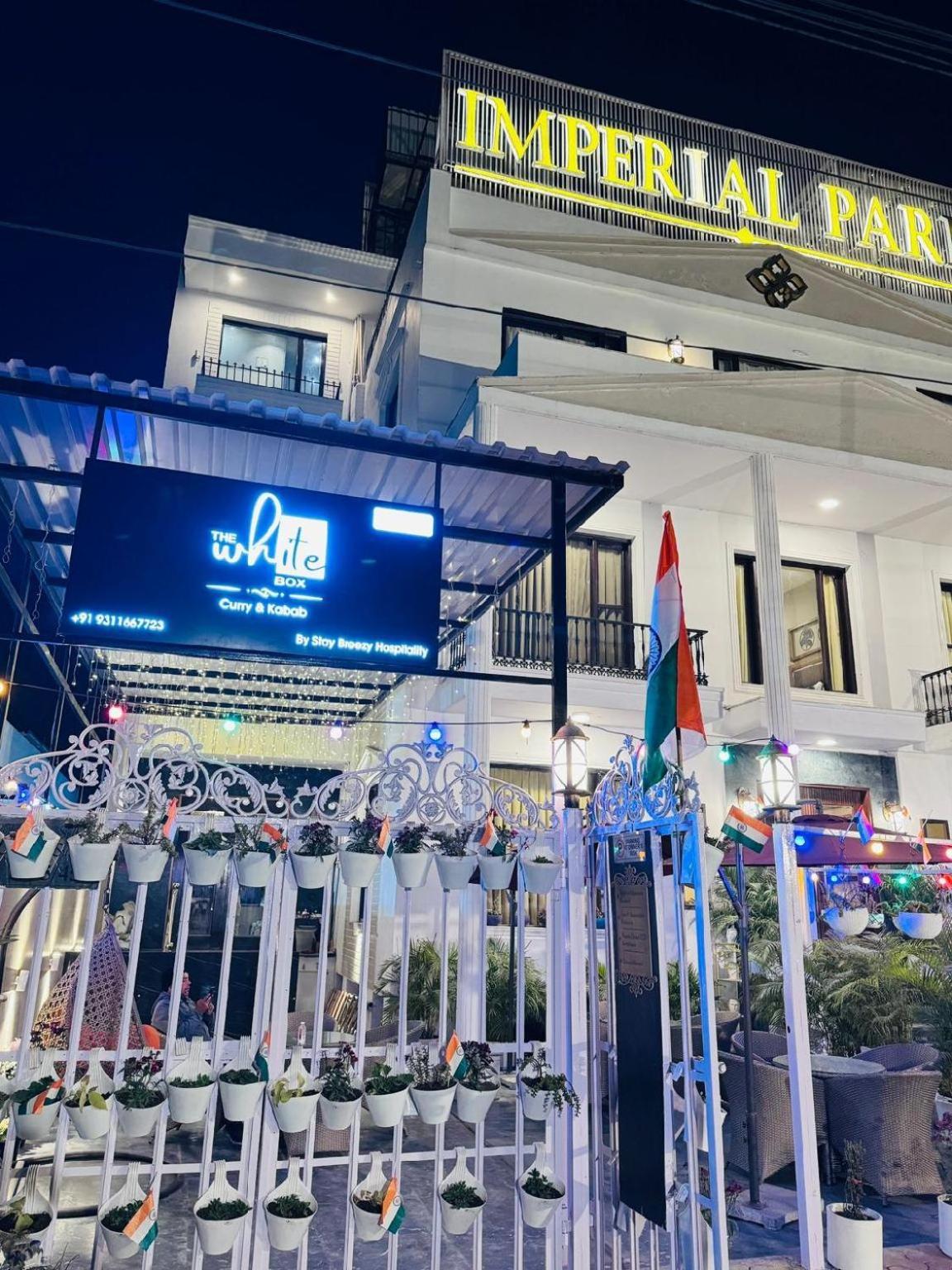 Hotel Imperial Park Sector 45 Ґурґаон Екстер'єр фото